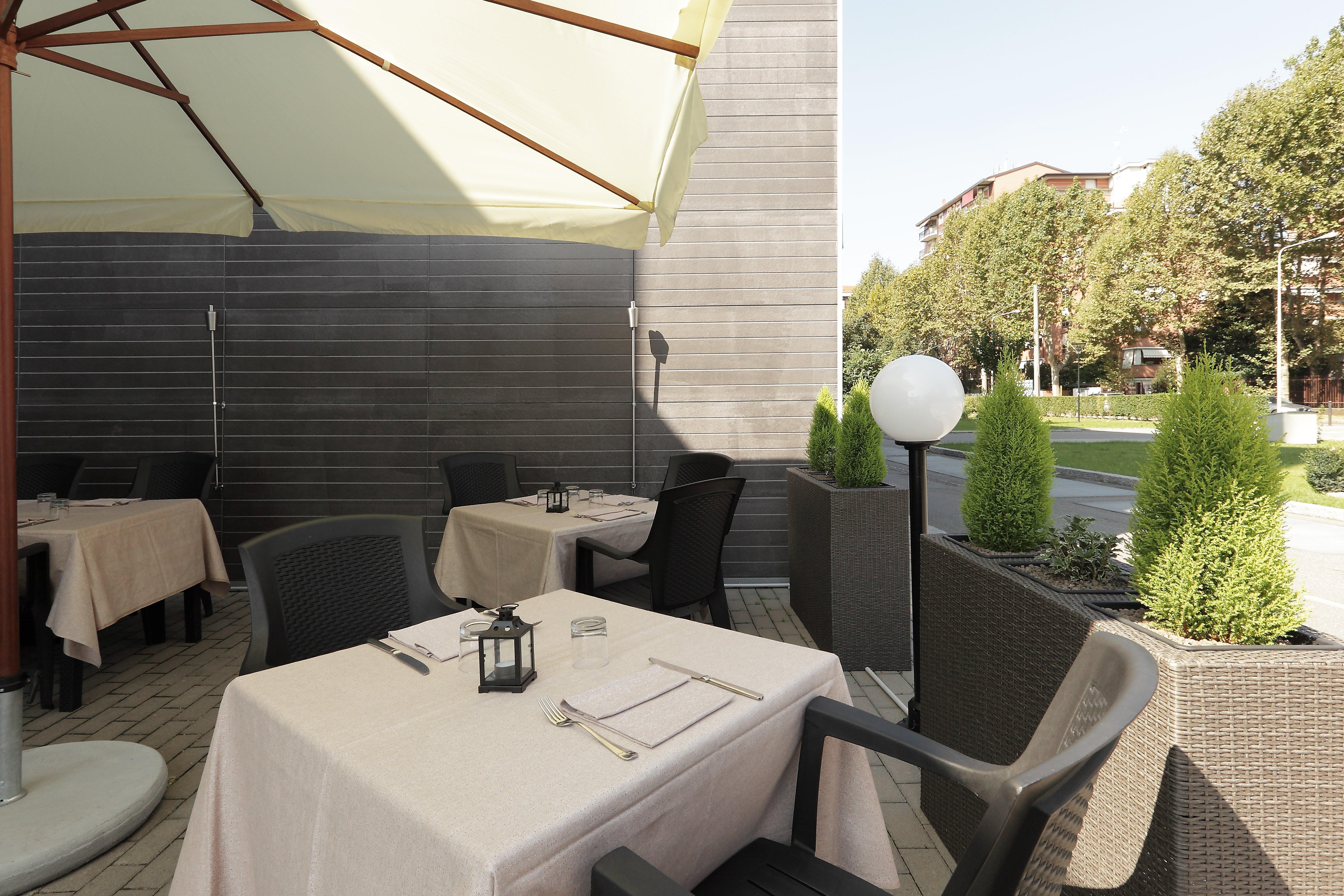 Hotel Holiday Milan Nord Zara By Ihg 4*