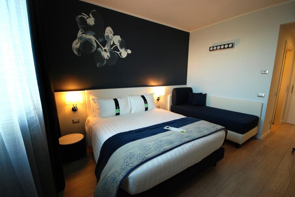 Holiday Milan Nord Zara By Ihg Cinisello Balsamo